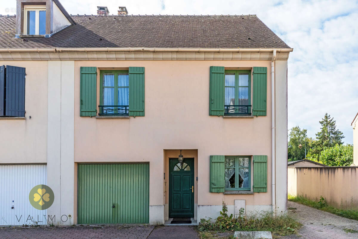 Maison à THOIRY