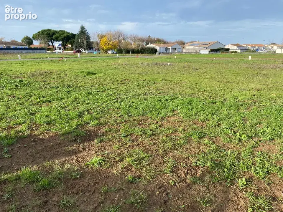 Terrain 350 m² à Surgeres  - photo 2