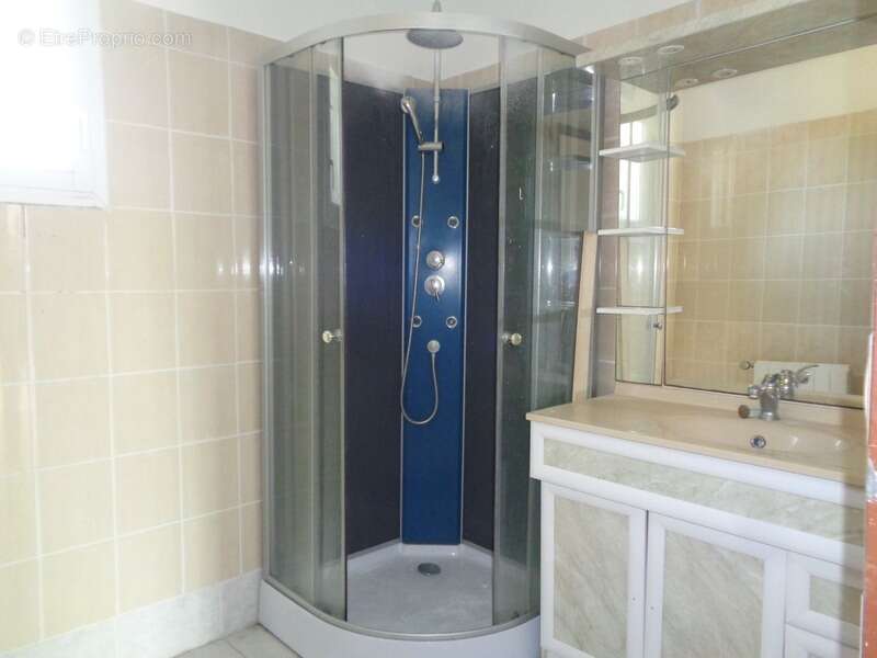 Maison à SAINT-GENIS-DE-SAINTONGE