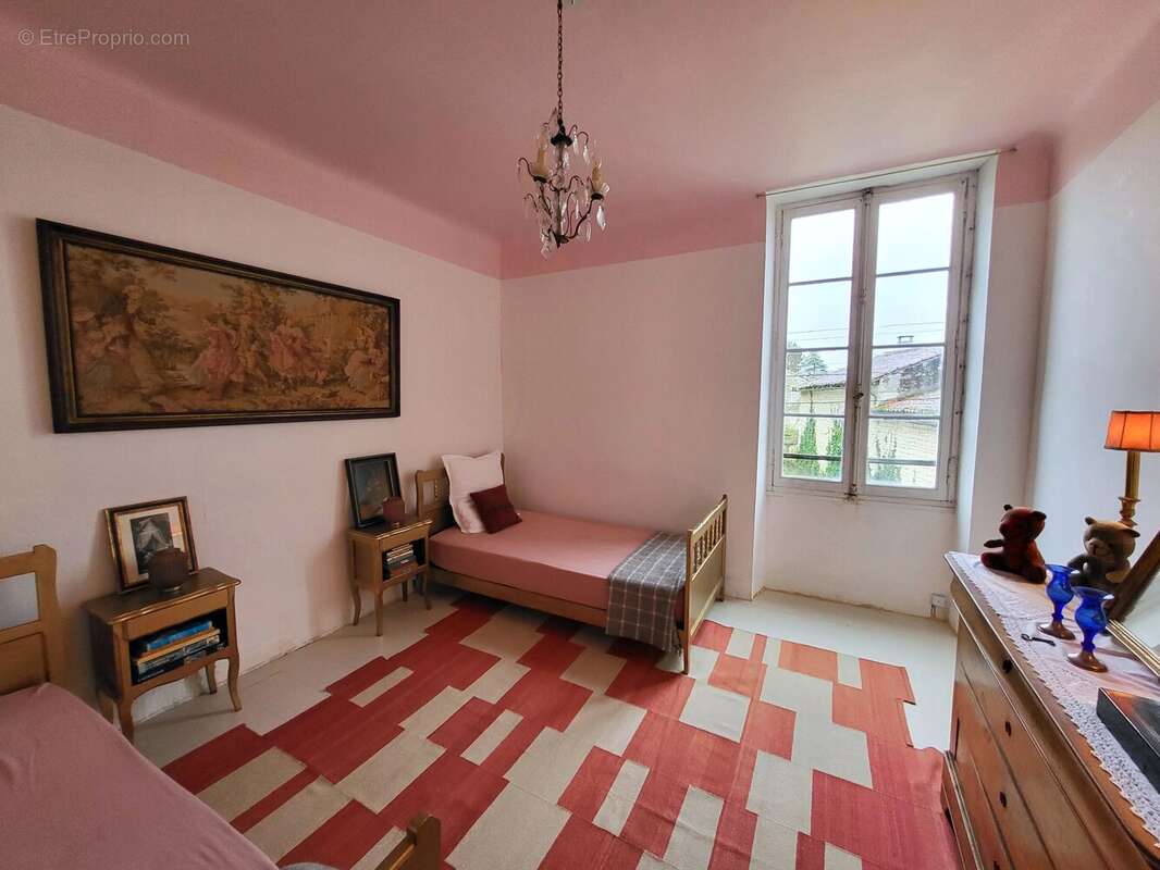 Maison à LA CHAPELLE