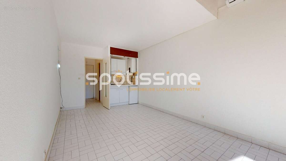 Studio avec balcon, exposition sud-ouest et parking privatif  Cap d'Agde, Centre-Port - photo 6