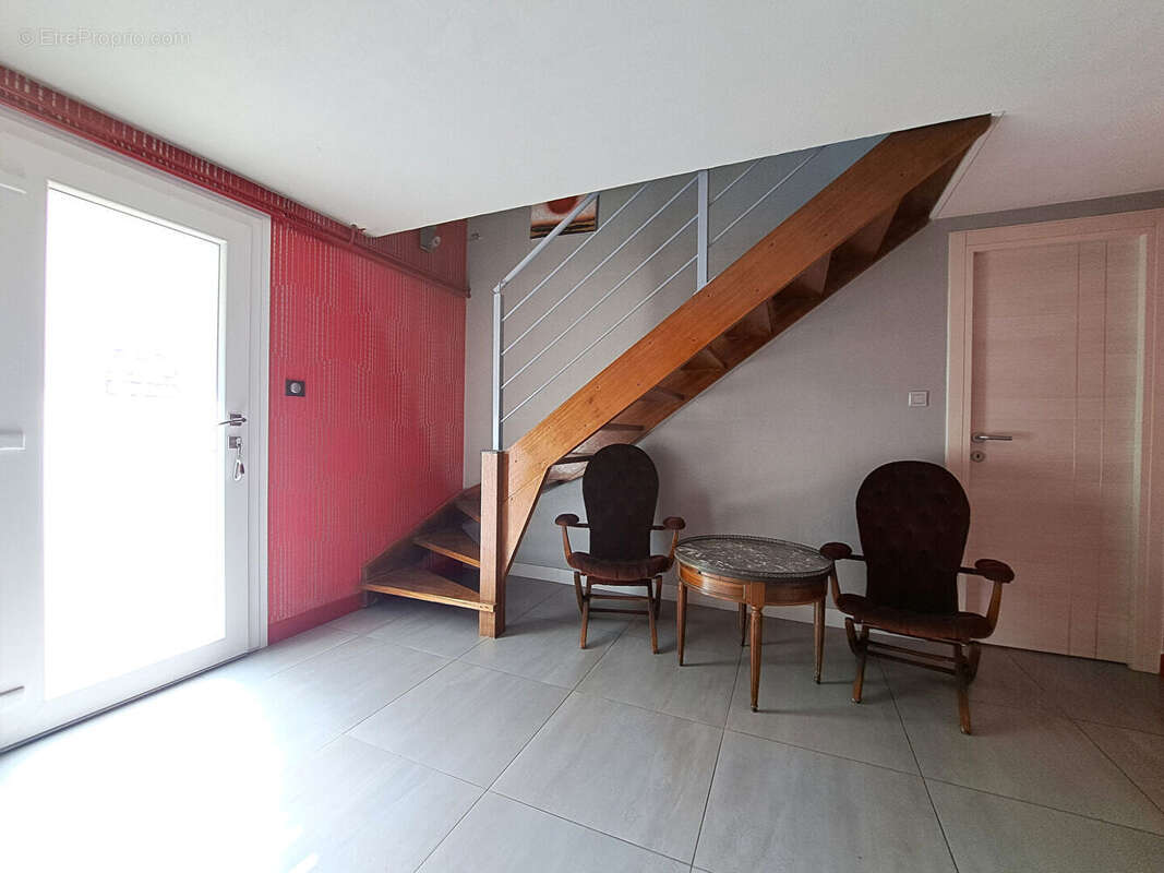 Maison à DOMBLANS