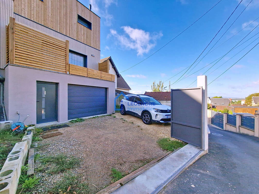 Maison à MONTIGNY-LES-CORMEILLES