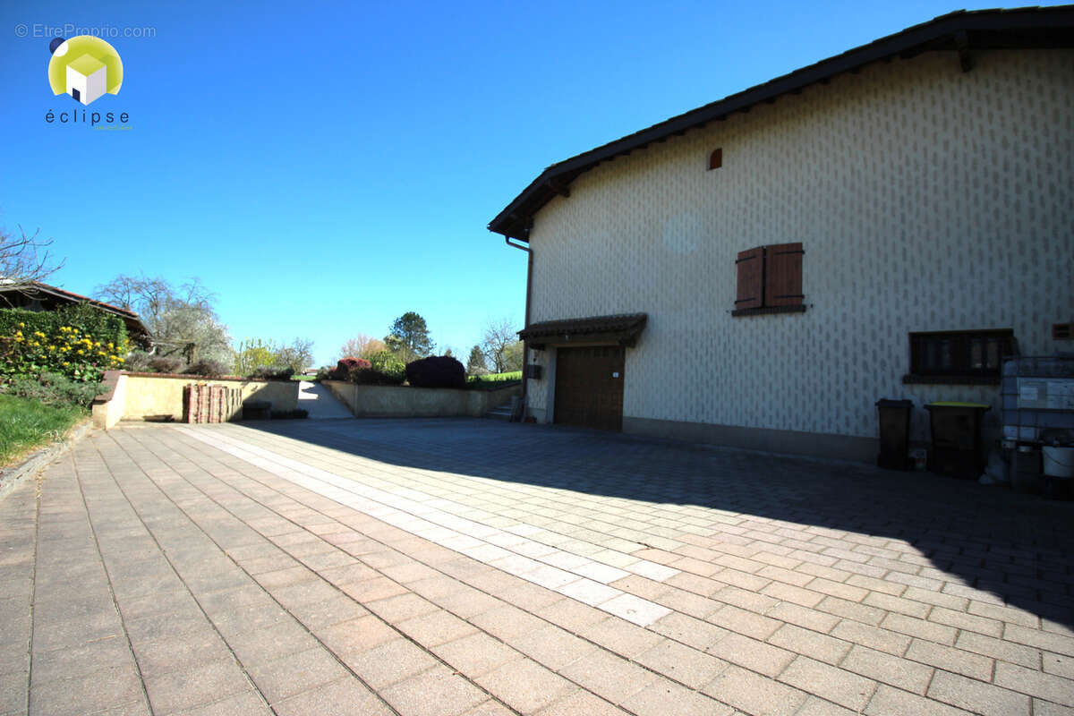 Maison à CONFRANCON