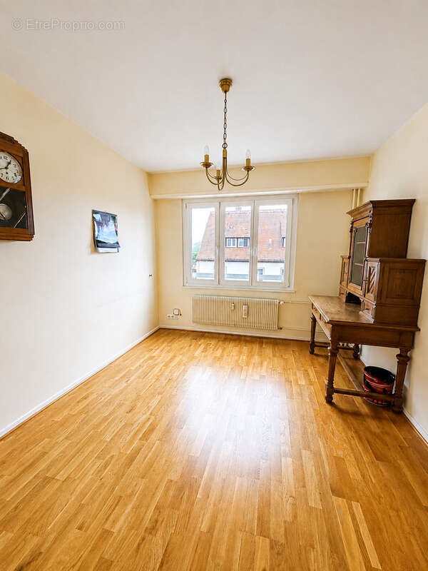 STRASBOURG Stockfeld - SOUS OFFRE - Appartement 3 pièces de 71m2 avec un balcon, une cave et un garage. - photo 7