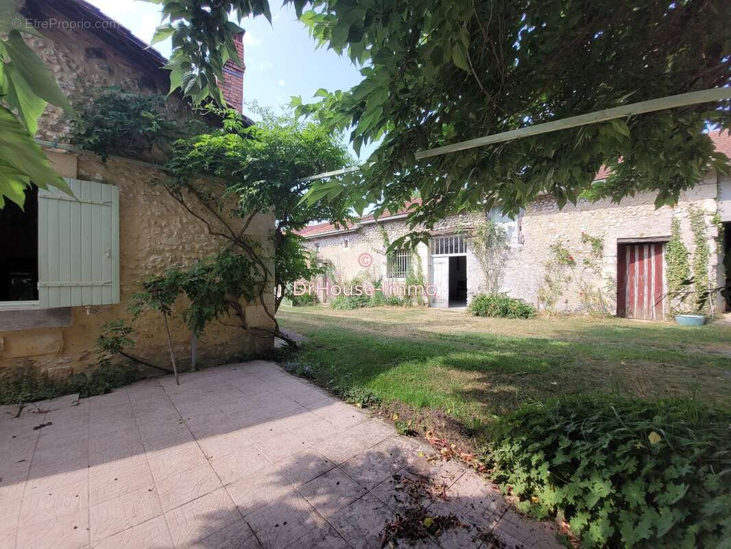 Maison à SAINT-AQUILIN