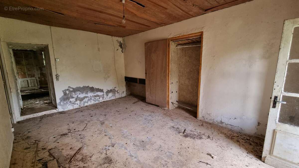 Maison à SAINT-FELIX-DE-VILLADEIX