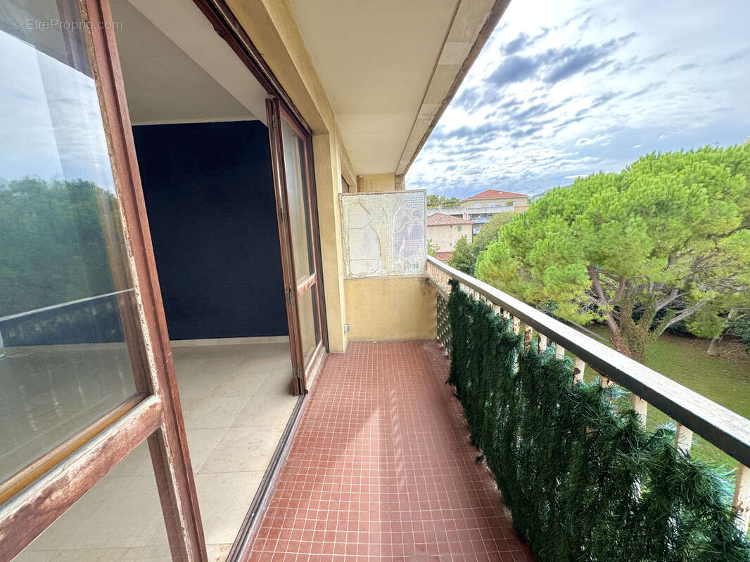 Appartement à MARSEILLE-8E