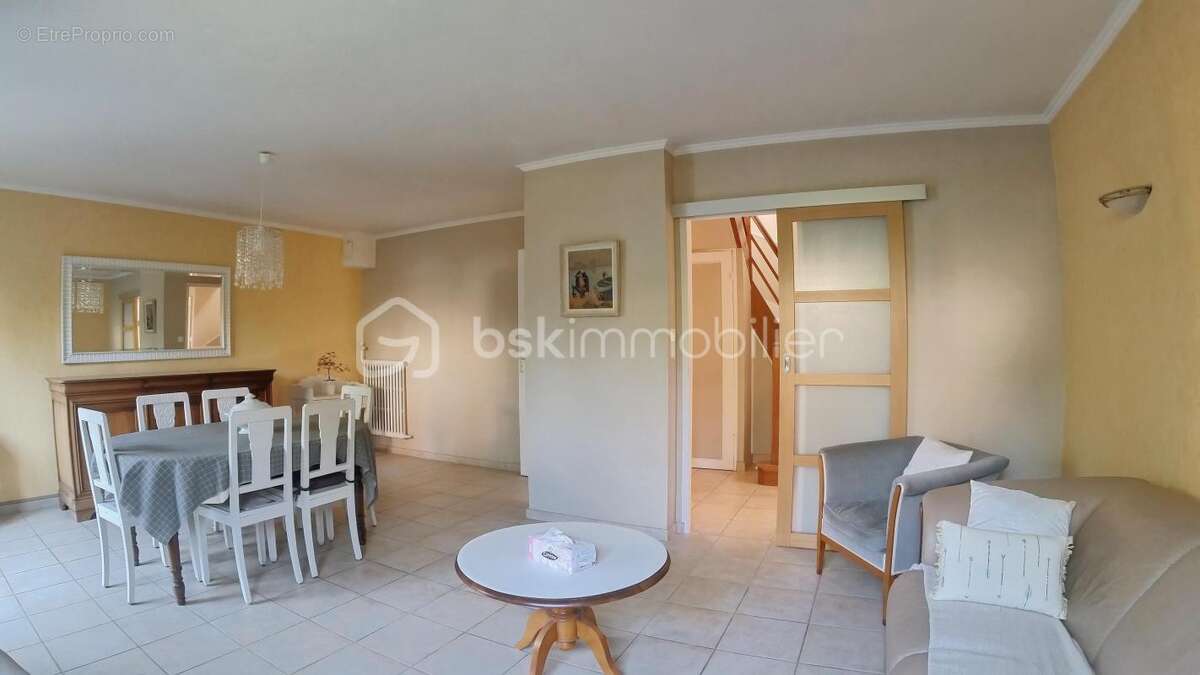 Maison à SAINT-CYR-SUR-LOIRE