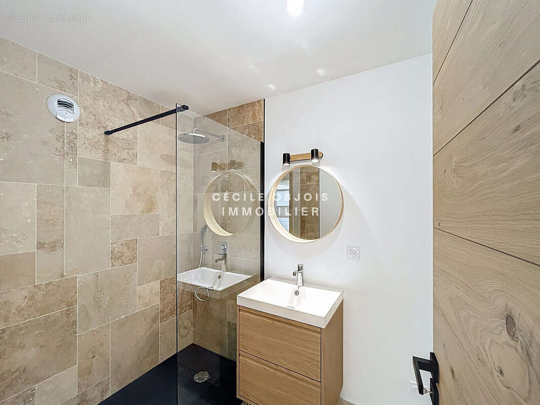 Appartement à SAINT-MAUR-DES-FOSSES