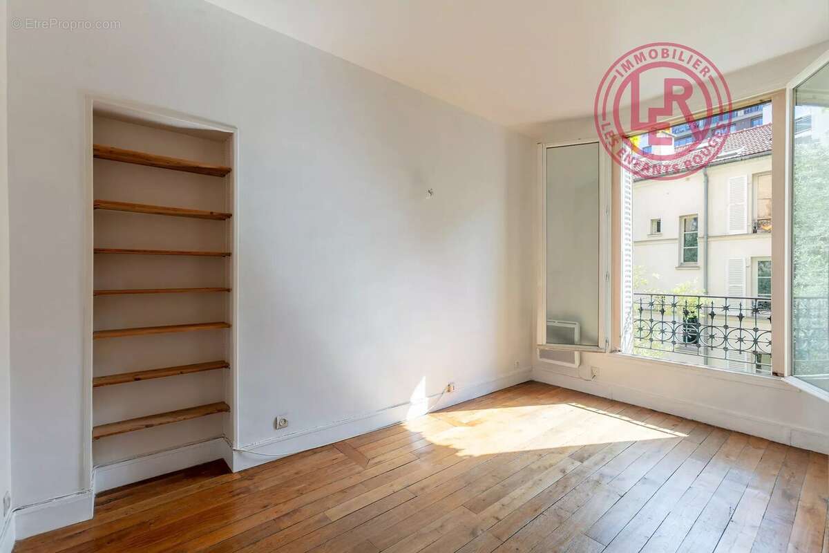Appartement à PARIS-14E