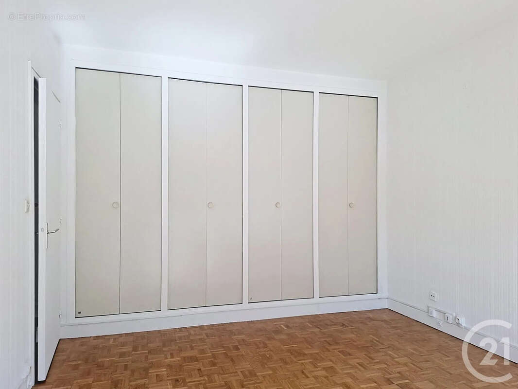 Appartement à VAUX-LE-PENIL
