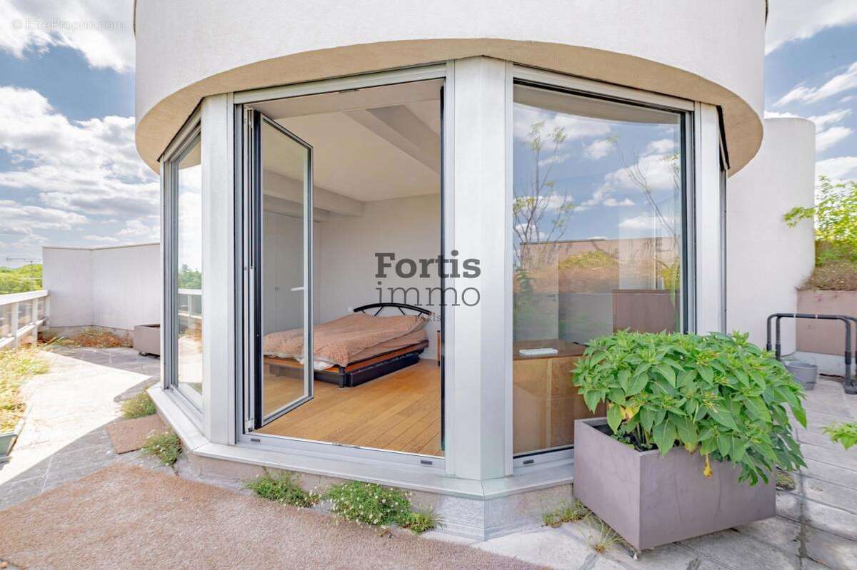 Appartement à PARIS-14E