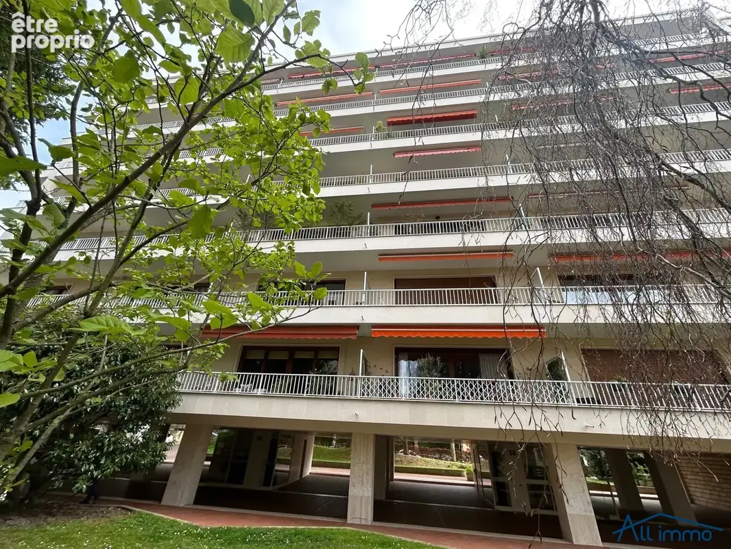 Appartement 2 pièces 78 m² à vendre à Saint-Germain-En-Laye (78100) - photo 2