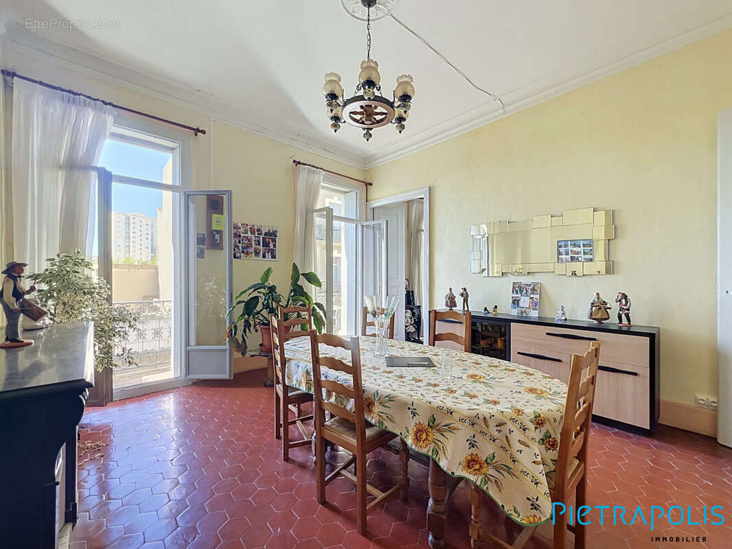 Appartement 105 m² à Sete  - photo 2