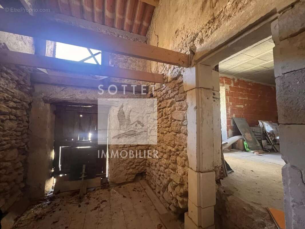 Maison à SUZE-LA-ROUSSE