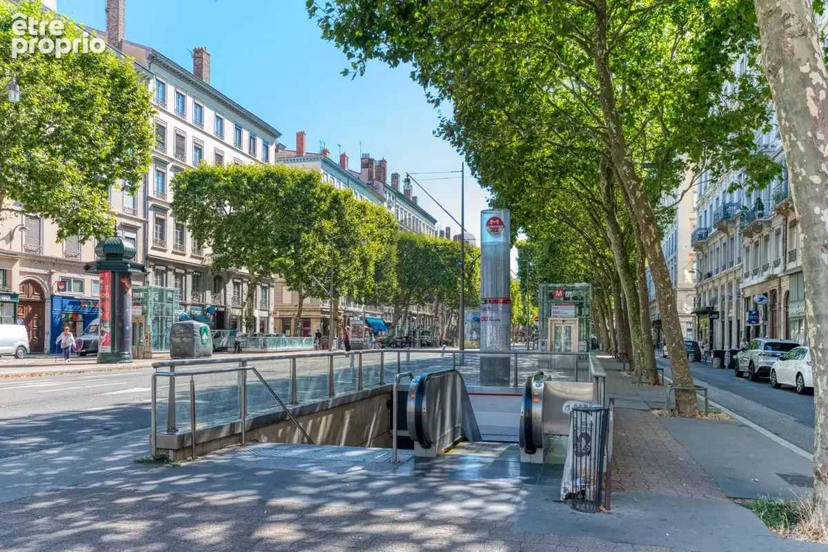 Lyon 6 - Foch: Un appartement en étage élevé de 81m2, 2 chambres, alcôve, climatisé. - photo 12