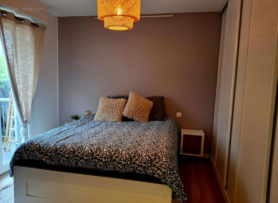 Chambre parentale - Appartement à MERIGNAC