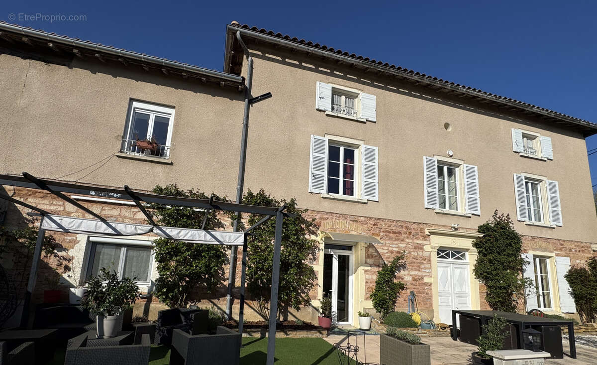 Maison à SAINT-GEORGES-DE-RENEINS