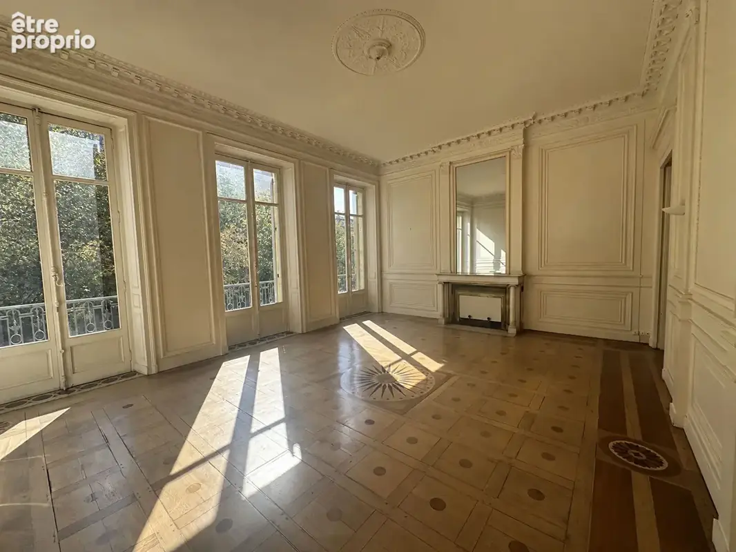 Bordeaux Cours Xavier Arnozan / Jardin Public - Appartement de 86m² avec balcon et cave - photo 2
