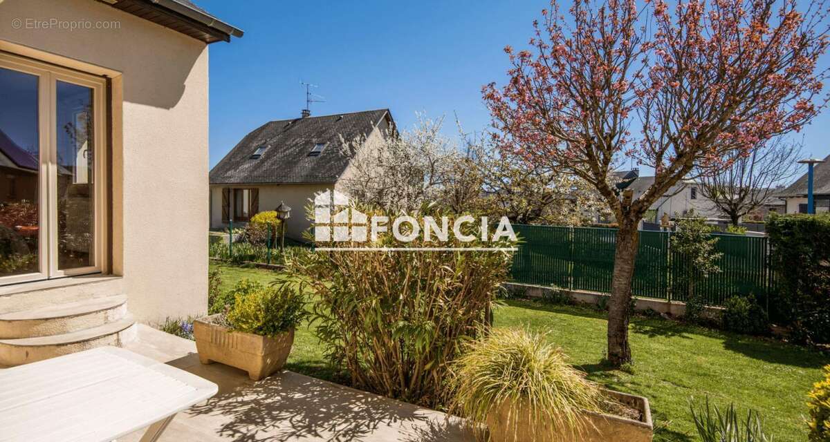 Maison à ONET-LE-CHATEAU