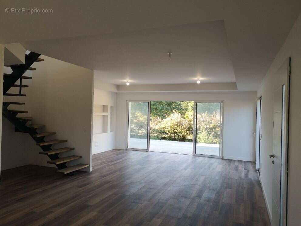 Maison à VENDAYS-MONTALIVET