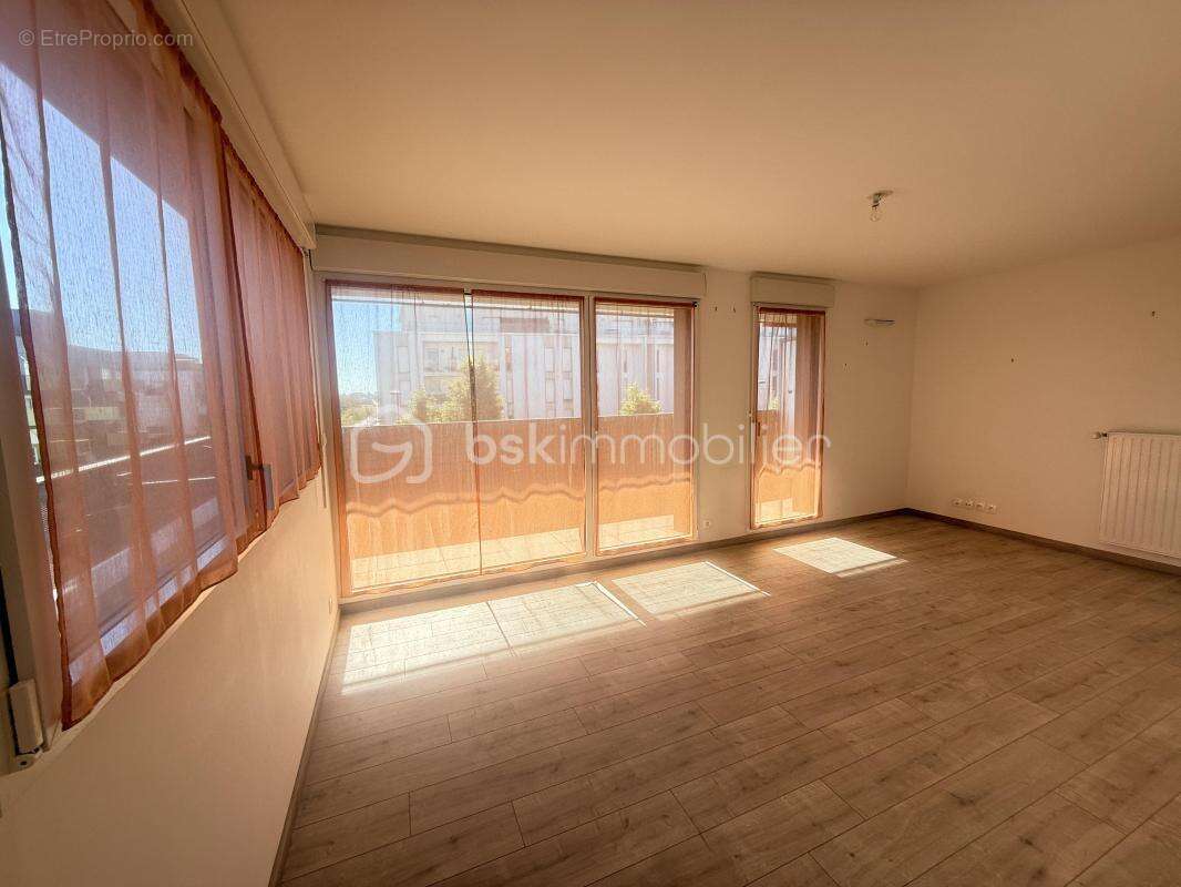 Appartement à VEZIN-LE-COQUET