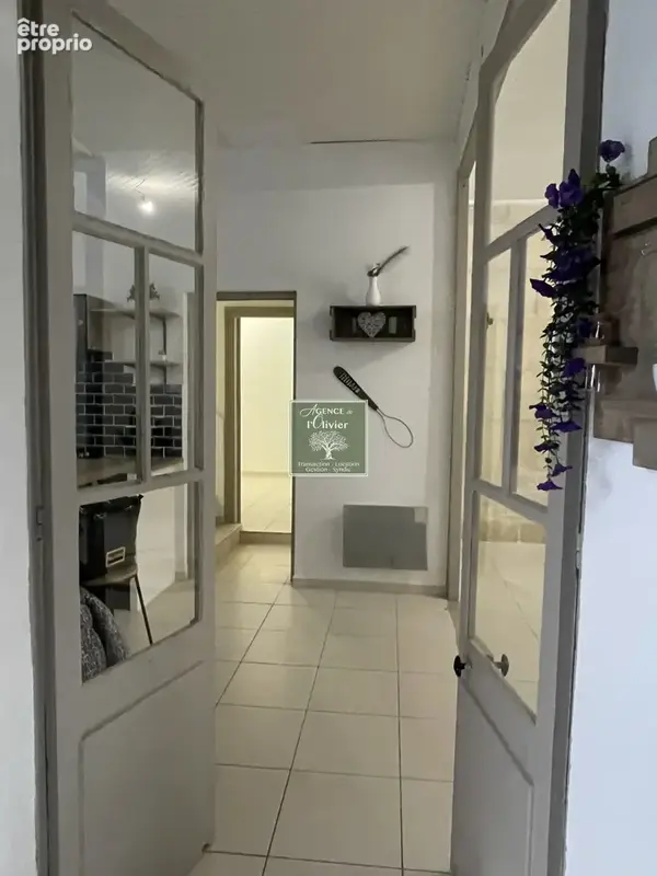 TARASCON - Appartement en RDC de 65 m2 avec cour - photo 2