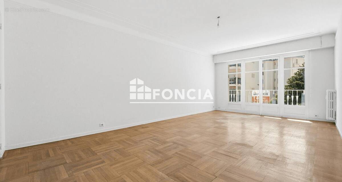 Appartement à LE CANNET