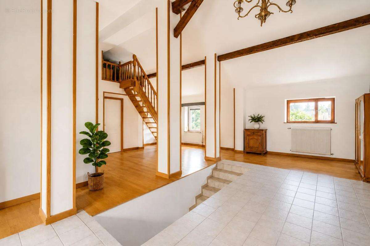 Maison à CHAMPAGNEY
