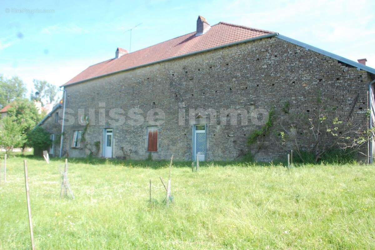 Maison à VAUCONCOURT-NERVEZAIN