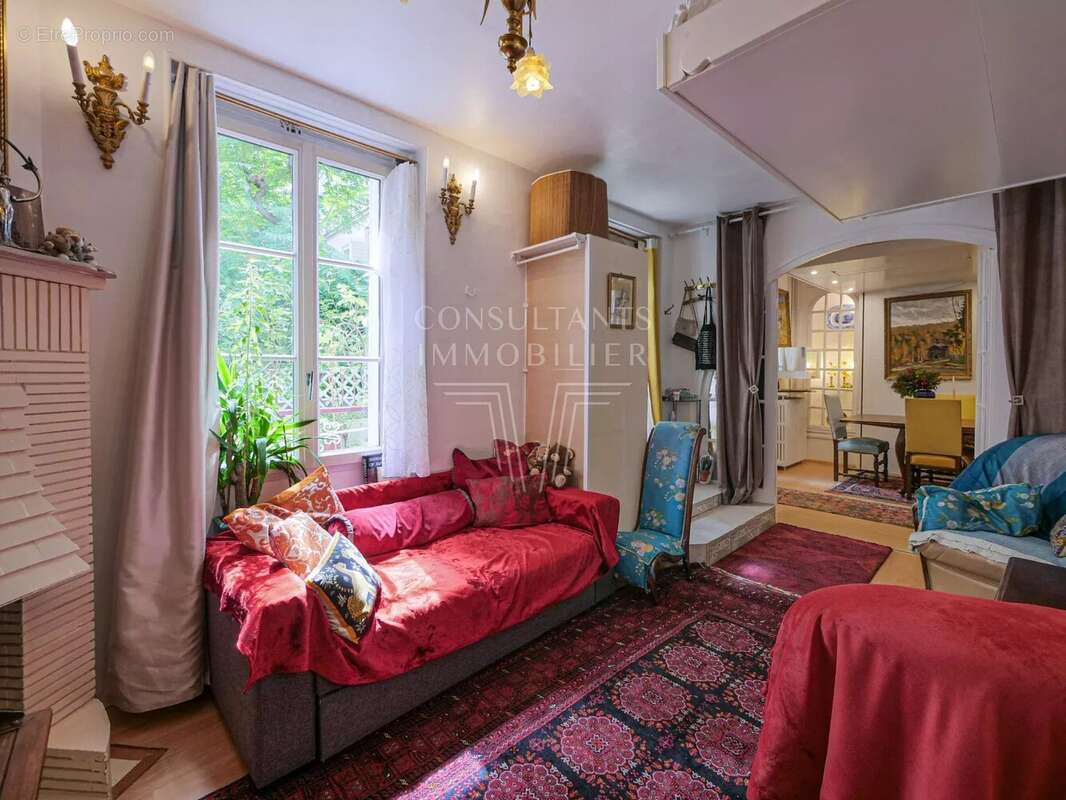Appartement à PARIS-16E