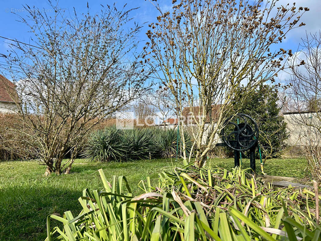 Maison à MONTMIREY-LE-CHATEAU