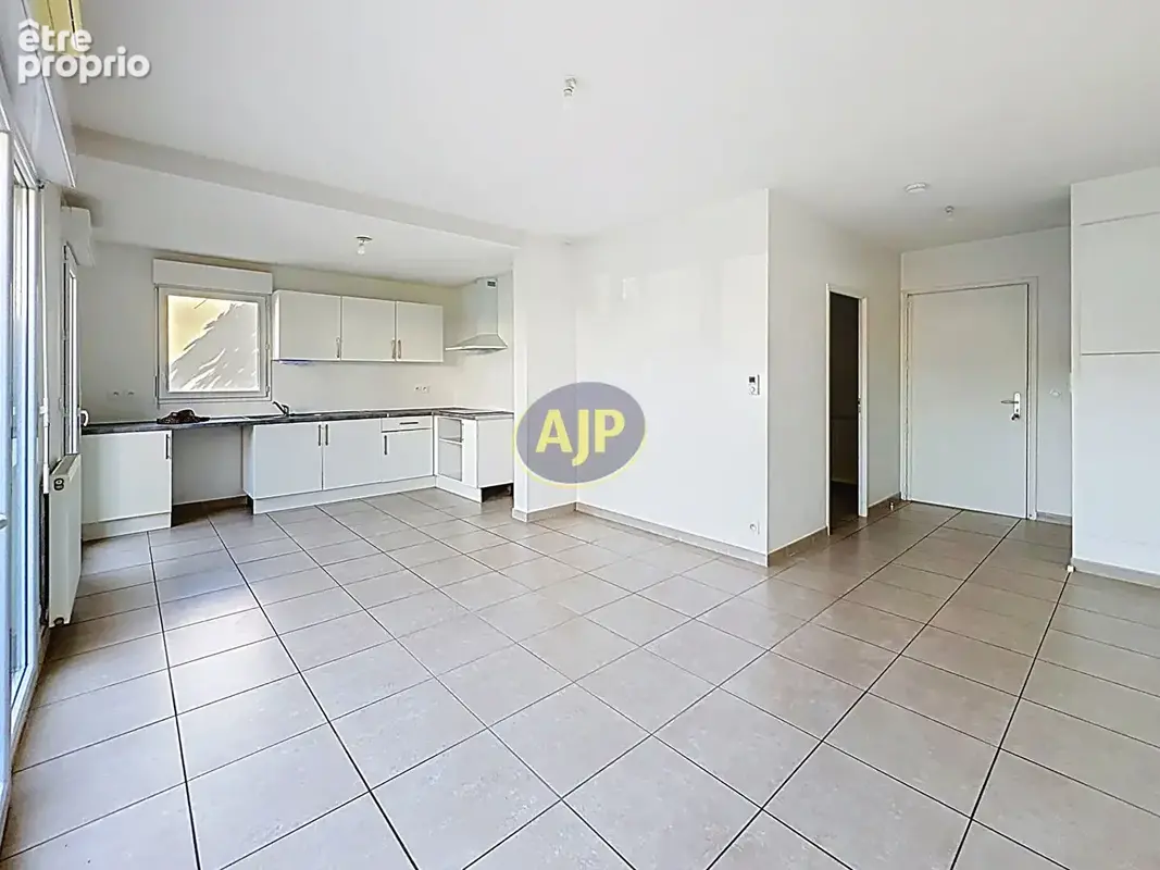 Appartement T4 avec terrasse et jardin - photo 2