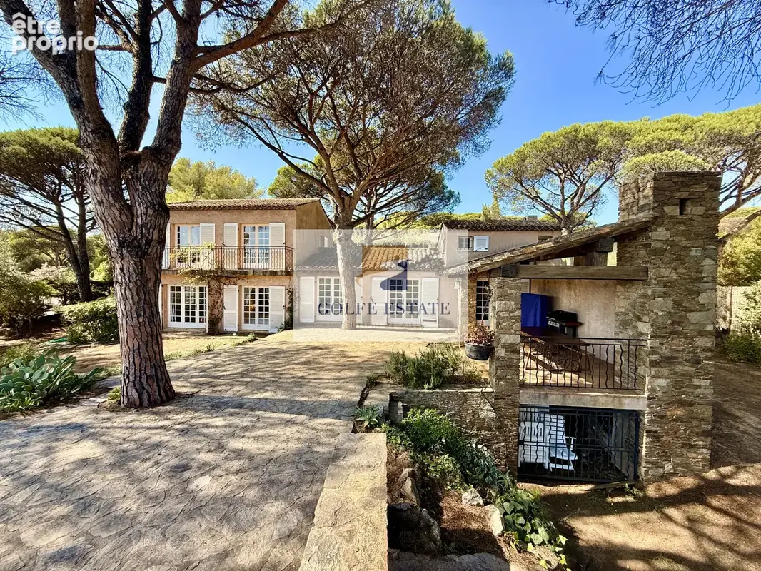 Colline Saint-Michel / Gigaro: villa  de charme à rénover / 5 minutes à pied de la plage - photo 7