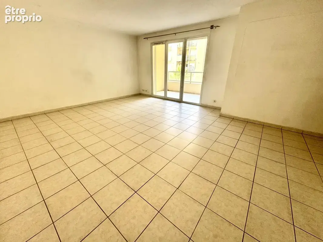 Cannes Carnot grand 3 pièces avec terrasse et parking sous sol - photo 2