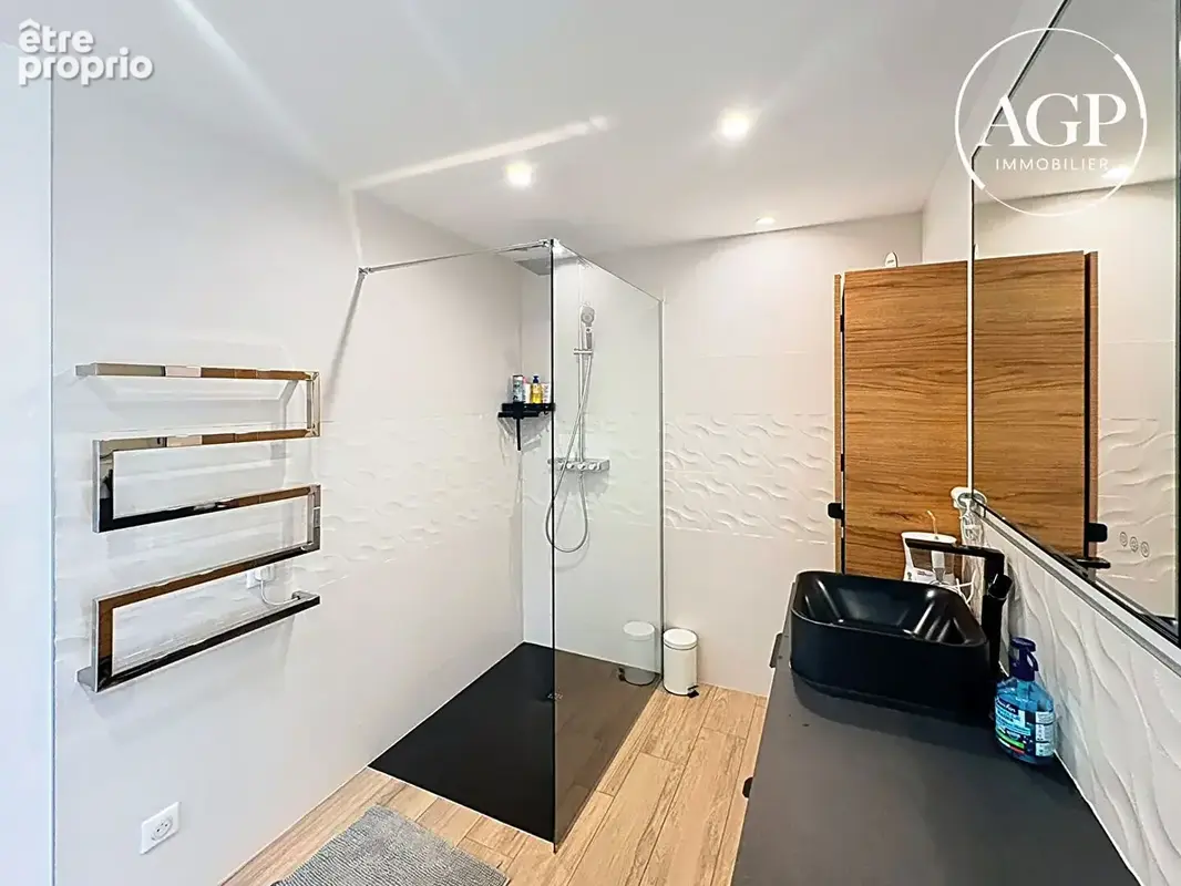 Maison avec piscine et dépendance - photo 5
