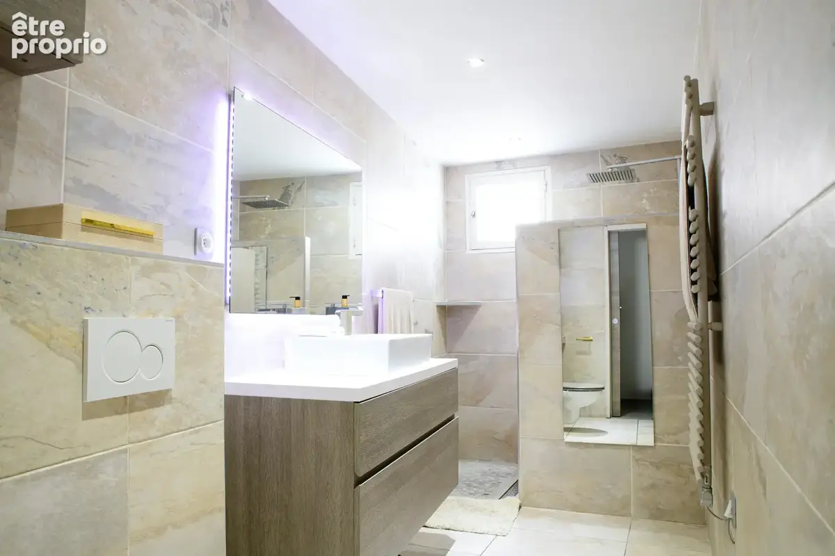 À vendre   Maison impeccable avec extérieur convivial   Lyon 8e - photo 9