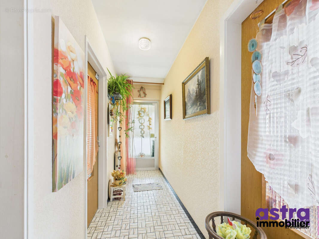 Maison à VILLAGE-NEUF