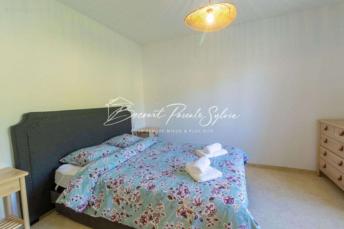 Maison à SAINT-SATURNIN-LES-APT