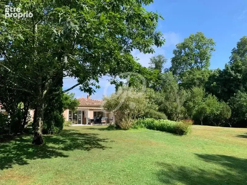 Propriété 8 pièces sur terrain d'environ 6000m2 - photo 2