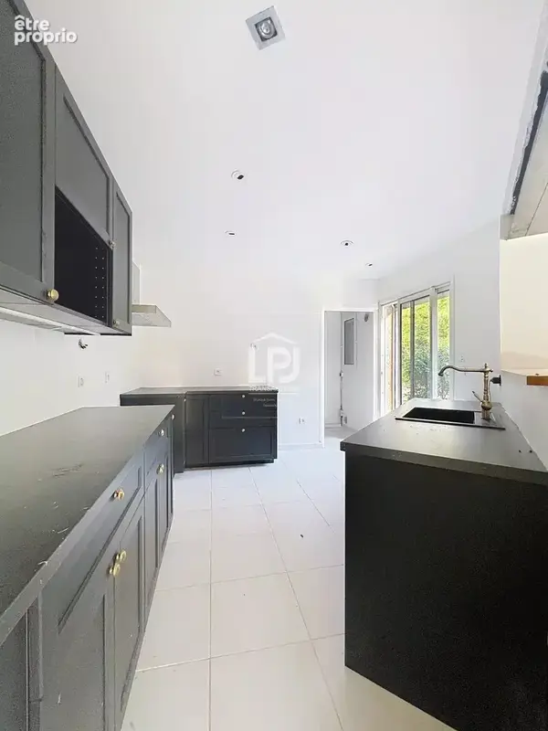 Propriété d’exception – T7 de plain-pied de 177 m² au cœur d’un parc paysager avec piscine et bois privé - photo 8