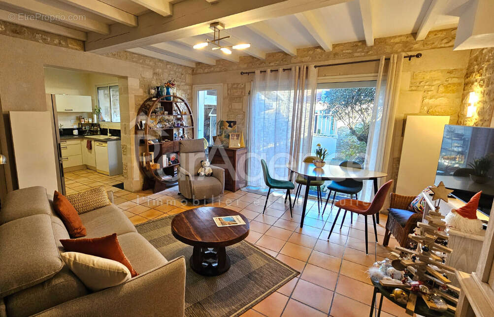 Maison à MESCHERS-SUR-GIRONDE