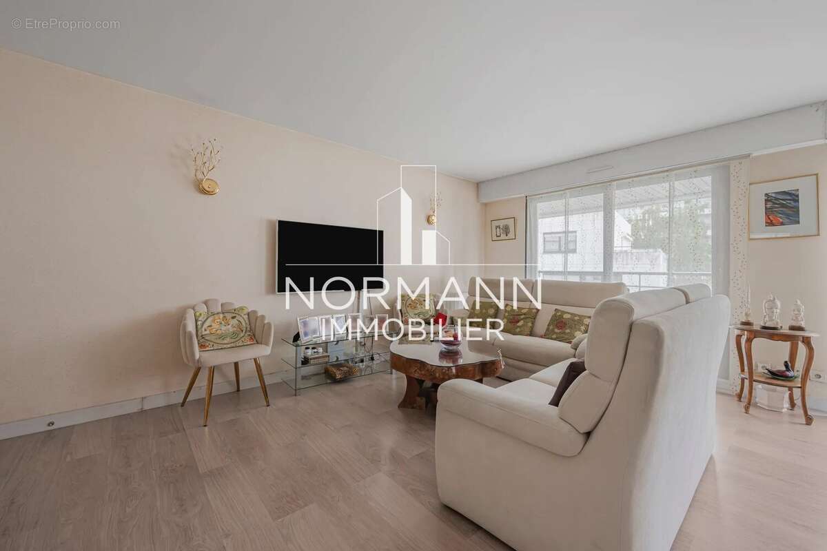 Appartement à LEVALLOIS-PERRET