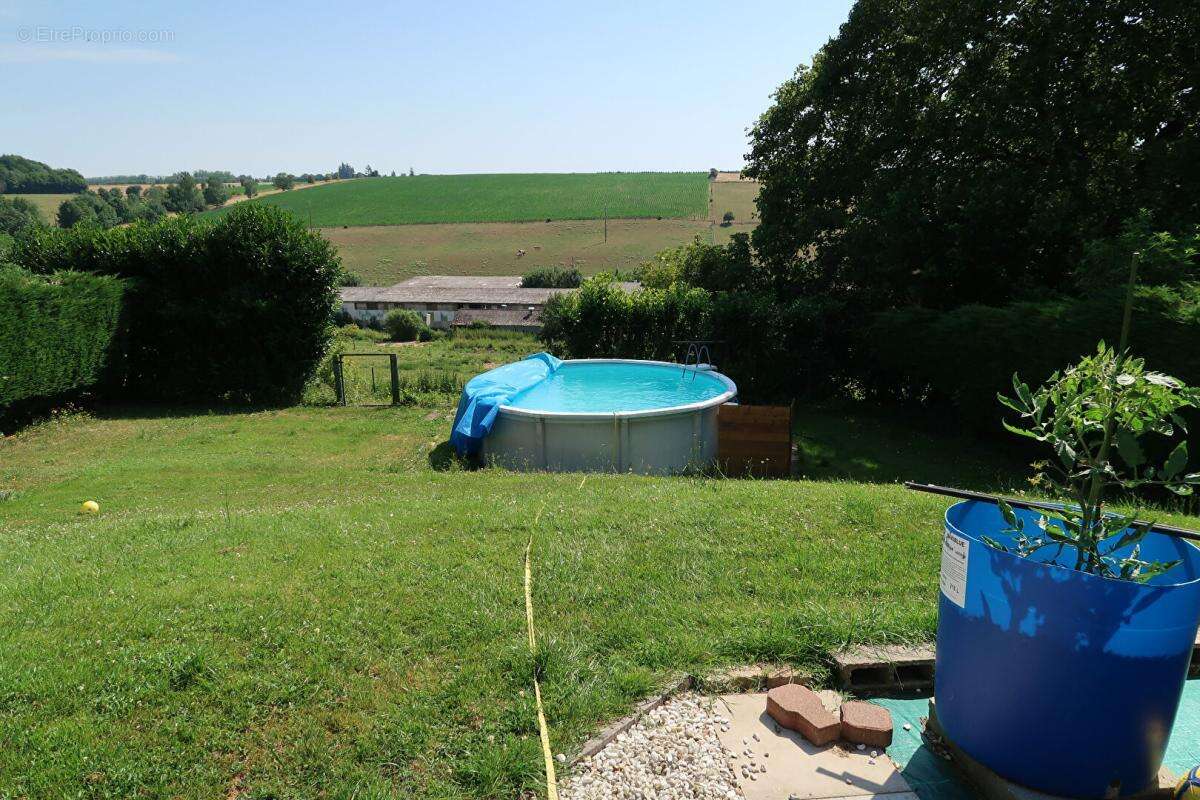 Pavillon individuel eleve sur sous-sol total avec acces voitures - photo 2