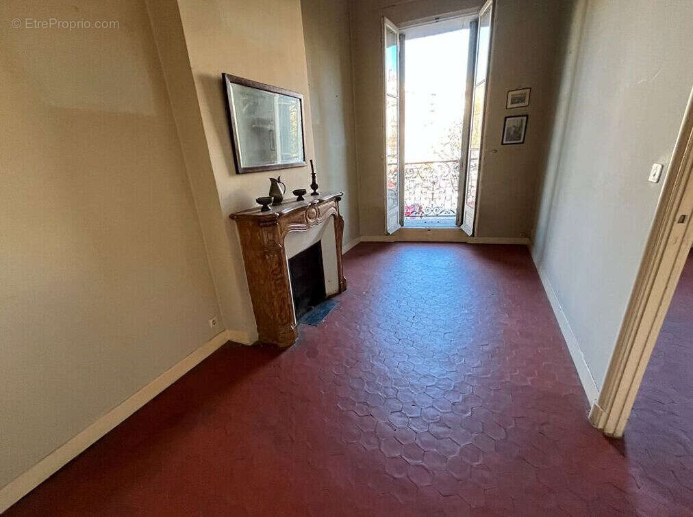 Appartement à MARSEILLE-6E