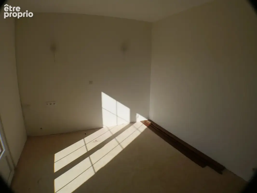 Charmante maison 6 pièces à Favières. - photo 9