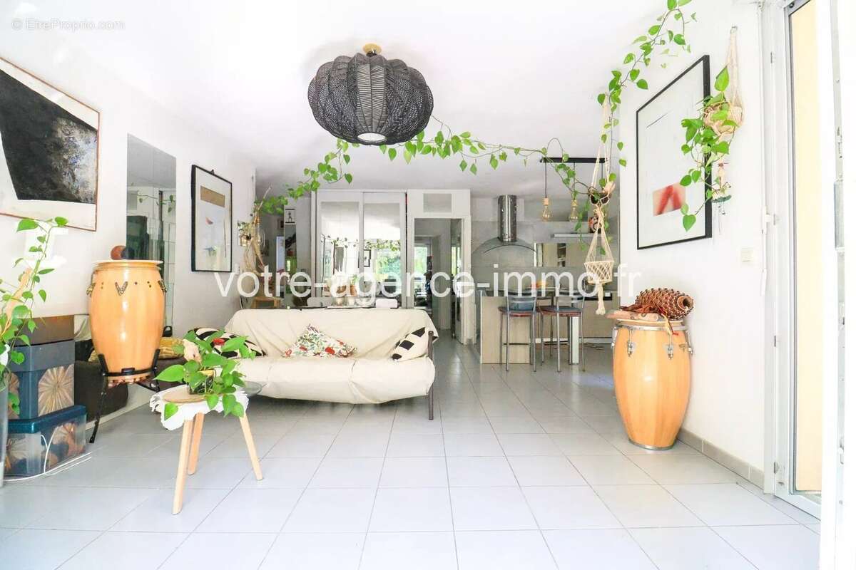 Nice ouest- 4 pièces traversant avec terrasse, possibilité garage  et cave – RÉSIDENCE RÉCENTE - photo 3