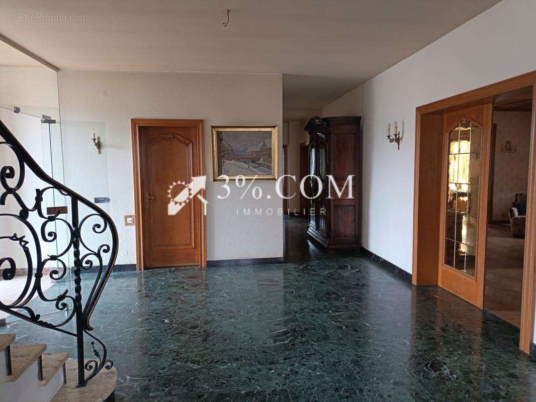 Belle propriete de 303m2 a rafraichir - photo 2
