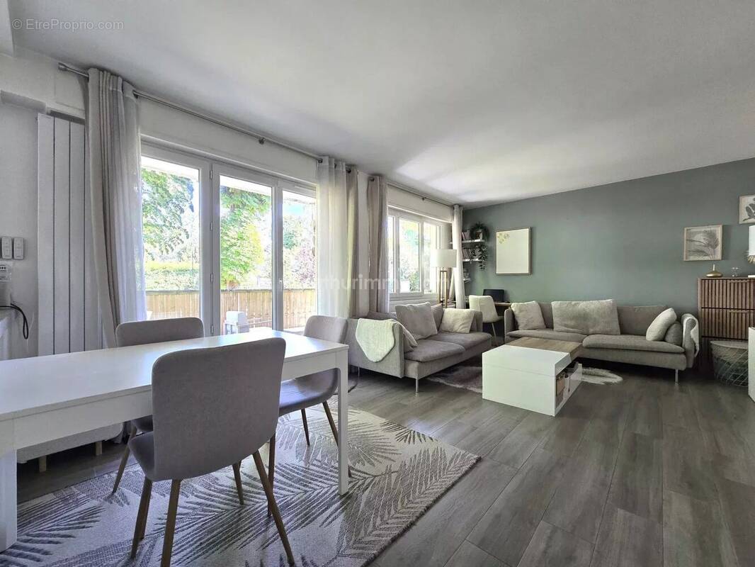 Appartement à SAINT-MAUR-DES-FOSSES